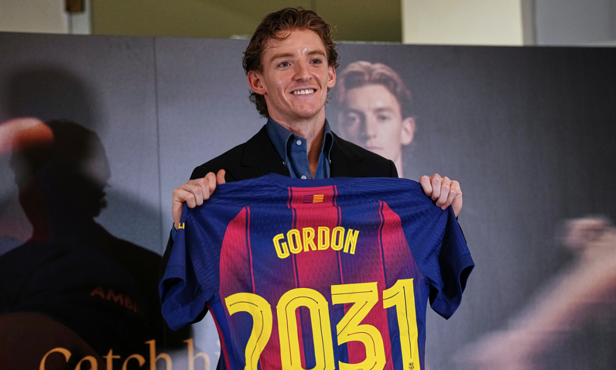 Gordon háo hức đá cùng Yamal tại Barca – Cơ hội vàng cho fan JUN88 cược thể thao - hình ảnh - jun88go.vip Gordon háo hức đá cùng Yamal tại Barca – Cơ hội vàng cho fan JUN88 cược thể thao - hình ảnh - jun88go.vip