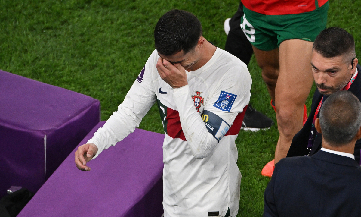 Shearer Bỏ Qua Ronaldo Trong Đội Hình Huyền Thoại World Cup: JUN88 Phân Tích Góc Nhìn Mới - hình ảnh - jun88go.vip