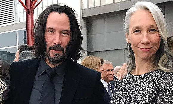 JUN88 chính thức: Họa sĩ Alexandra Grant chia sẻ bí quyết yêu Keanu Reeves - hình ảnh - jun88go.vip