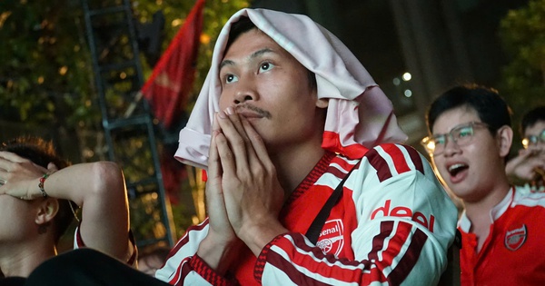 Diễn viên ‘Mưa đỏ’ thẫn thờ vì Arsenal bại trận! - hình ảnh - jun88go.vip