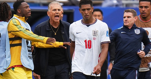 Ngôi sao đội tuyển Anh vi phạm luật mới của FIFA, lại lấy tay che miệng: Nguy cơ nhận án phạt nguội - hình ảnh - jun88go.vip Ngôi sao đội tuyển Anh vi phạm luật mới của FIFA, lại lấy tay che miệng: Nguy cơ nhận án phạt nguội - hình ảnh - jun88go.vip