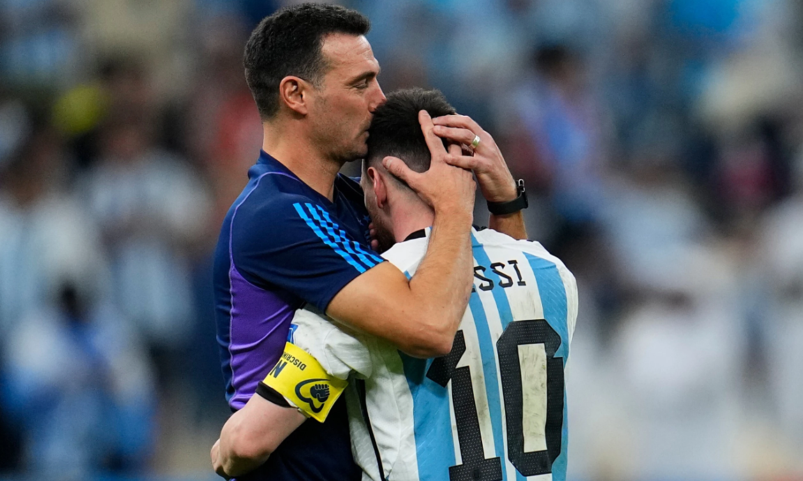 HLV Scaloni: ‘Trước khi ra quyết định, tôi luôn tham khảo Messi’ - hình ảnh - jun88go.vip