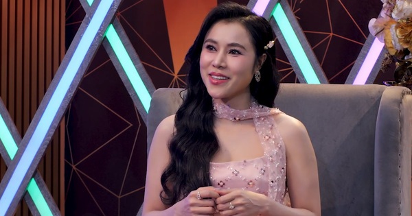 Ca sĩ Hồng Gấm và cuộc sống kín tiếng tuổi 33: Đam mê bolero vẫn cháy bỏng - hình ảnh - jun88go.vip
