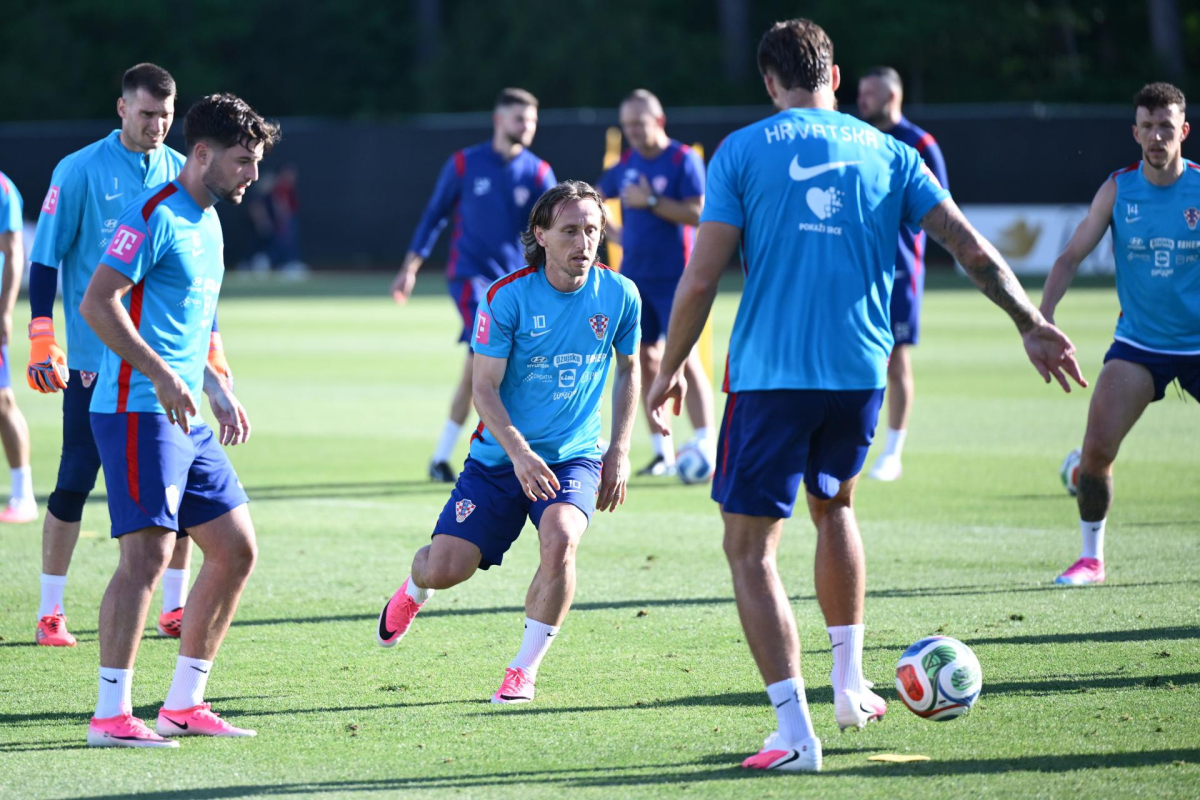 Sét đe dọa các buổi tập của Croatia tại World Cup 2026: góc nhìn mới cho người chơi Việt - hình ảnh - jun88go.vip Sét đe dọa các buổi tập của Croatia tại World Cup 2026: góc nhìn mới cho người chơi Việt - hình ảnh - jun88go.vip