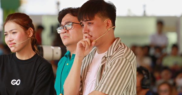 Duy Khương bật khóc trên sóng truyền hình vì đồng cảm với cậu bé mồ côi cha - hình ảnh - jun88go.vip