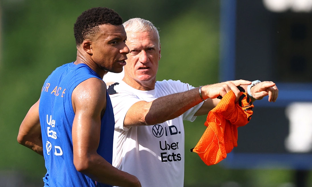 Deschamps: ‘Sự nổi tiếng không làm Mbappe thay đổi’: góc nhìn mới cho người chơi Việt - hình ảnh - jun88go.vip