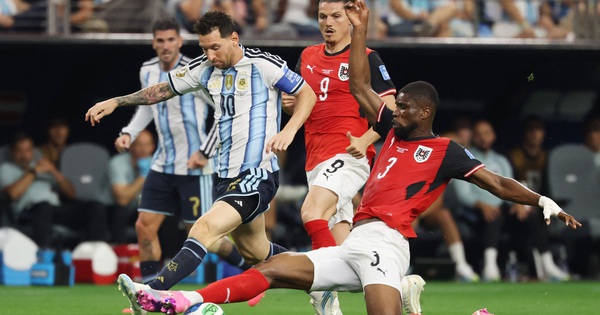 HLV Klopp ‘xin áo’ Mac Allister, ngưỡng mộ Messi: Câu nói khiến fan xúc động - hình ảnh - jun88go.vip