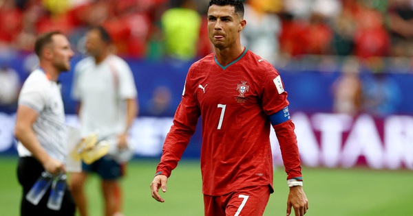 Bị gọi là ‘lời nguyền’ của đội tuyển Bồ Đào Nha, Ronaldo phản ứng ra sao? - hình ảnh - jun88go.vip Bị gọi là ‘lời nguyền’ của đội tuyển Bồ Đào Nha, Ronaldo phản ứng ra sao? - hình ảnh - jun88go.vip