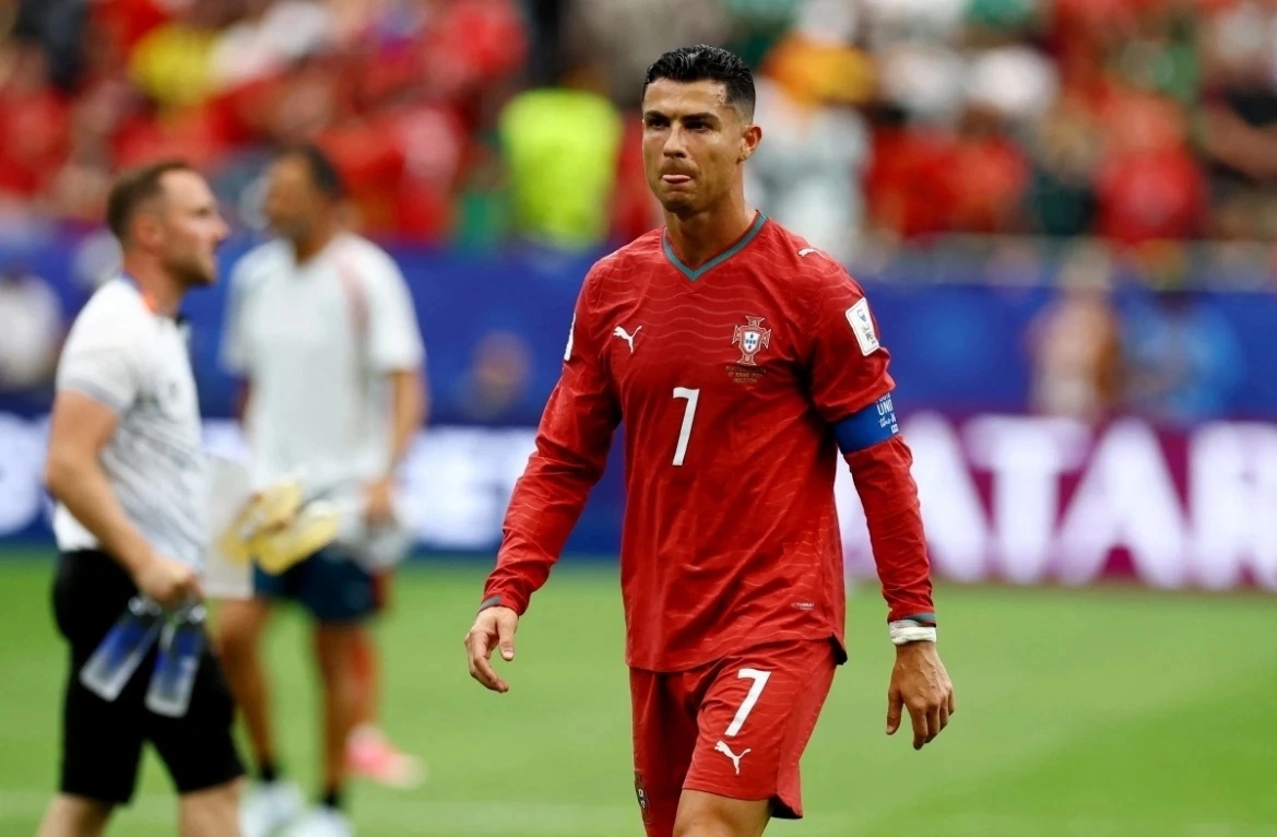 JUN88 bắn cá: Cầu thủ CHDC Congo thừa nhận không kèm Ronaldo tại World Cup 2026 - hình ảnh - jun88go.vip JUN88 bắn cá: Cầu thủ CHDC Congo thừa nhận không kèm Ronaldo tại World Cup 2026 - hình ảnh - jun88go.vip