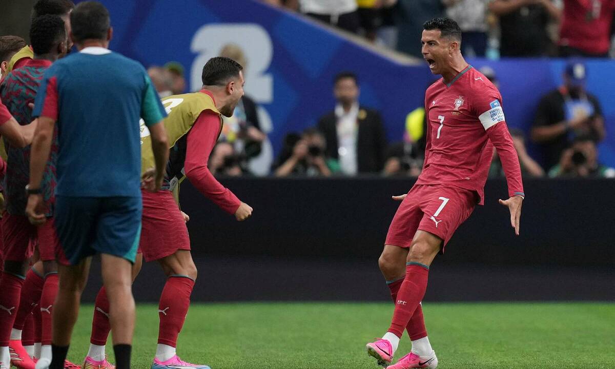 Ibrahimovic Chê Ronaldo: ‘Cứ Như Vừa Từ Hành Tinh Khác Trở Về’ - hình ảnh - jun88go.vip Ibrahimovic Chê Ronaldo: ‘Cứ Như Vừa Từ Hành Tinh Khác Trở Về’ - hình ảnh - jun88go.vip