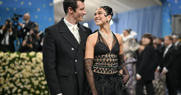 Dua Lipa và Callum Turner tổ chức đám cưới bí mật trước siêu tiệc tại Ý - hình ảnh - jun88go.vip