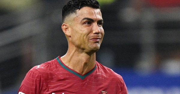 Ronaldo nghẹn ngào chia tay World Cup: Khoảnh khắc xúc động và cơ hội mới cùng JUN88 - hình ảnh - jun88go.vip