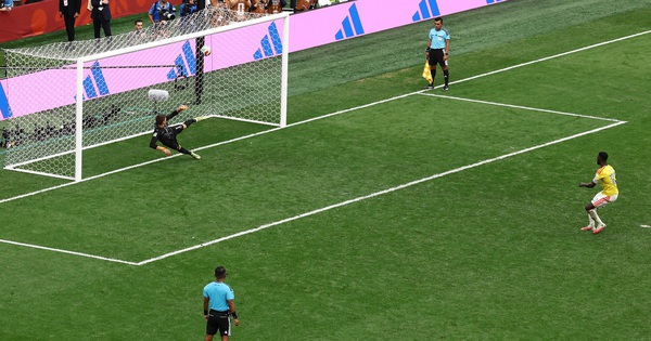Thụy Sĩ hạ Colombia trên chấm luân lưu, chạm trán Argentina của Messi ở tứ kết - hình ảnh - jun88go.vip
