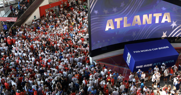 Cơn sốt vòng tay ‘huyền thoại’ tại World Cup 2026: Món quà miễn phí khuấy động cộng đồng fan - hình ảnh - jun88go.vip Cơn sốt vòng tay ‘huyền thoại’ tại World Cup 2026: Món quà miễn phí khuấy động cộng đồng fan - hình ảnh - jun88go.vip
