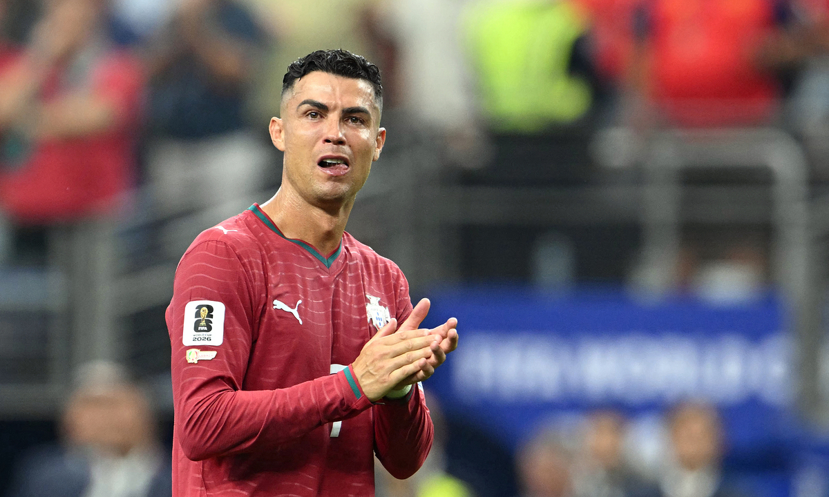 Ronaldo bật khóc chia tay World Cup 2026: Khoảnh khắc xúc động của huyền thoại Bồ Đào Nha - hình ảnh - jun88go.vip