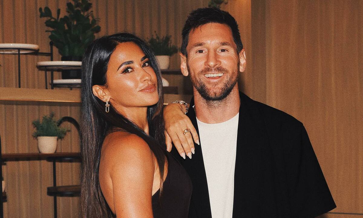 Ba thập niên bên nhau của Messi và vợ người mẫu: Hành trình tình yêu từ thời thơ ấu - hình ảnh - jun88go.vip Ba thập niên bên nhau của Messi và vợ người mẫu: Hành trình tình yêu từ thời thơ ấu - hình ảnh - jun88go.vip